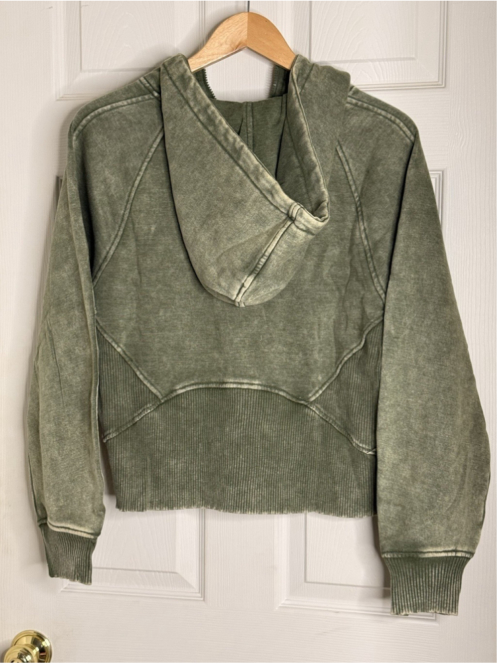 Zenana Outfitters Olive Green Cropped Hooded Sweatshirt Women’s Sz: Small - Picture 4 of 5